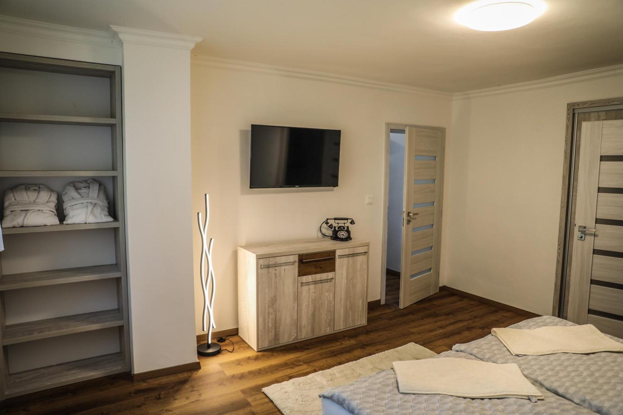 Apartment Irma Karlovy Vary Esterno foto